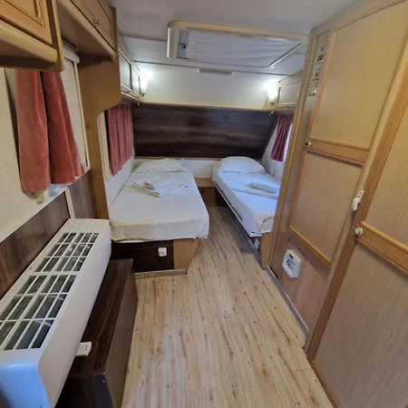 Camp & Sports Pri Popa Кемпинг