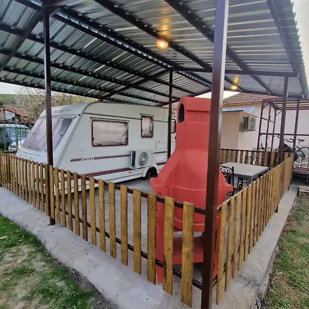 Camp & Sports Pri Popa Кемпинг Vardim