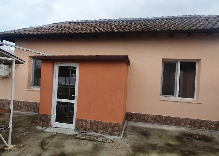 Къмпинг Camp & Sports Pri Popa *