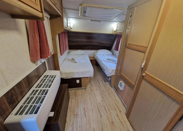 Camp & Sports Pri Popa Къмпинг