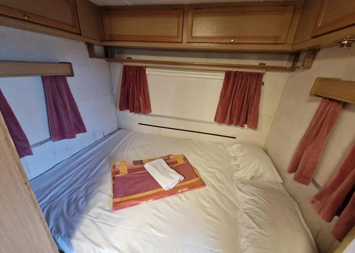 Къмпинг Camp & Sports Pri Popa *