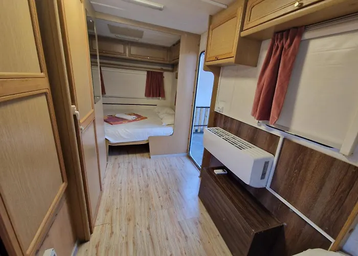 Camp & Sports Pri Popa Къмпинг *