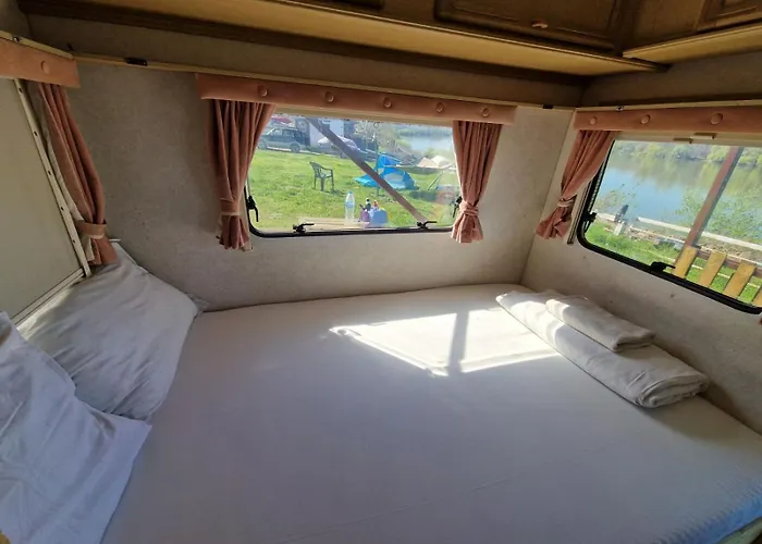 Къмпинг Camp & Sports Pri Popa Vardim