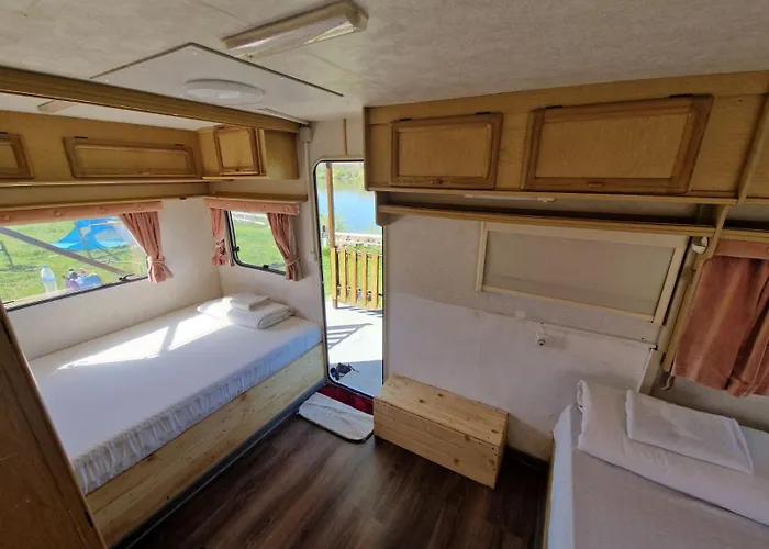 Camp & Sports Pri Popa Къмпинг Vardim