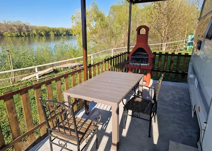 Къмпинг Camp & Sports Pri Popa *