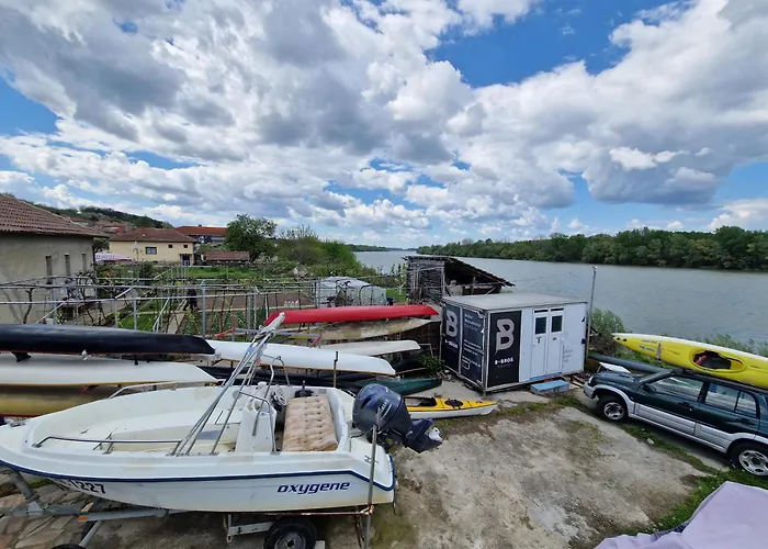 Къмпинг Camp & Sports Pri Popa *