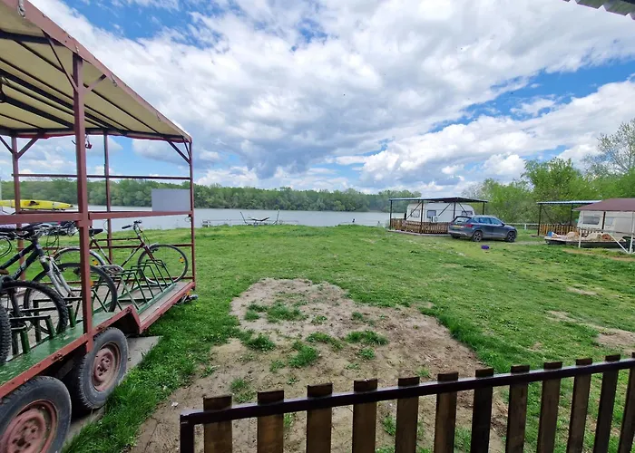 Camp & Sports Pri Popa Къмпинг *