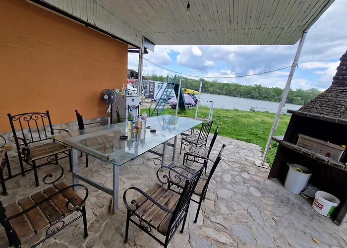 Къмпинг Camp & Sports Pri Popa Vardim