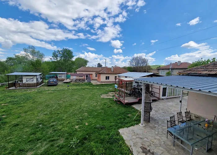 Къмпинг Camp & Sports Pri Popa Vardim